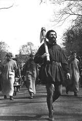 Beeldvergroting: De Reus van Den Haag (kan nog groter geklikt)